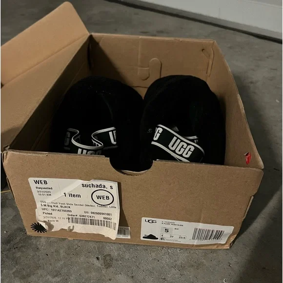 UGG slippers - Picture 2 of 4